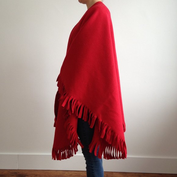 Huge Red Cozy Polar Fleece Poncho Blanket - Picture 6 of 10